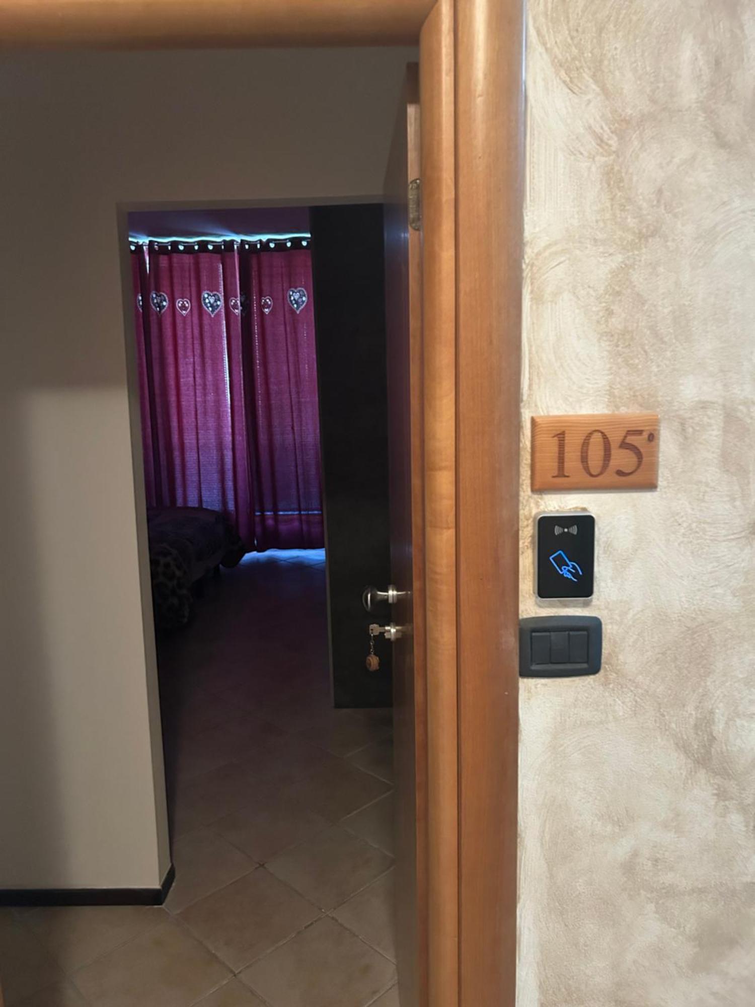 Albergo La Grolla Antey-Saint-André Εξωτερικό φωτογραφία
