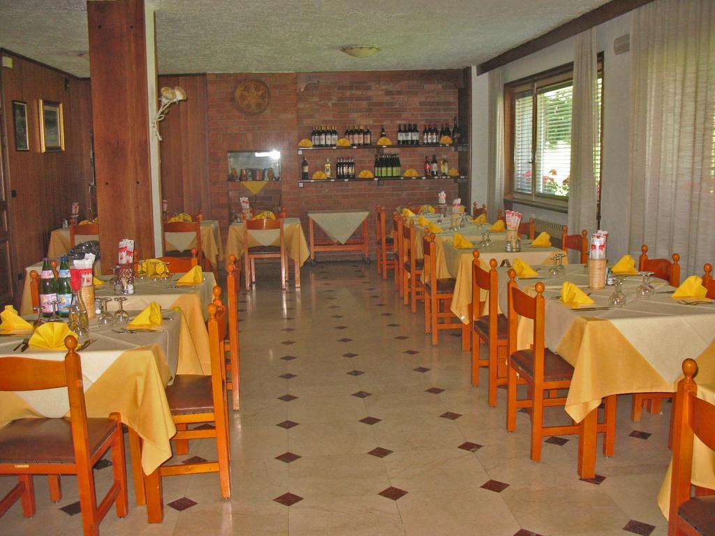 Albergo La Grolla Antey-Saint-André Εξωτερικό φωτογραφία